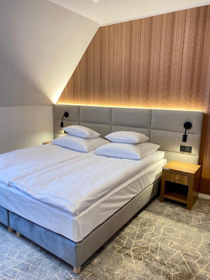 Hotel Antoni Tomaszów Lubelski Eksteriør billede