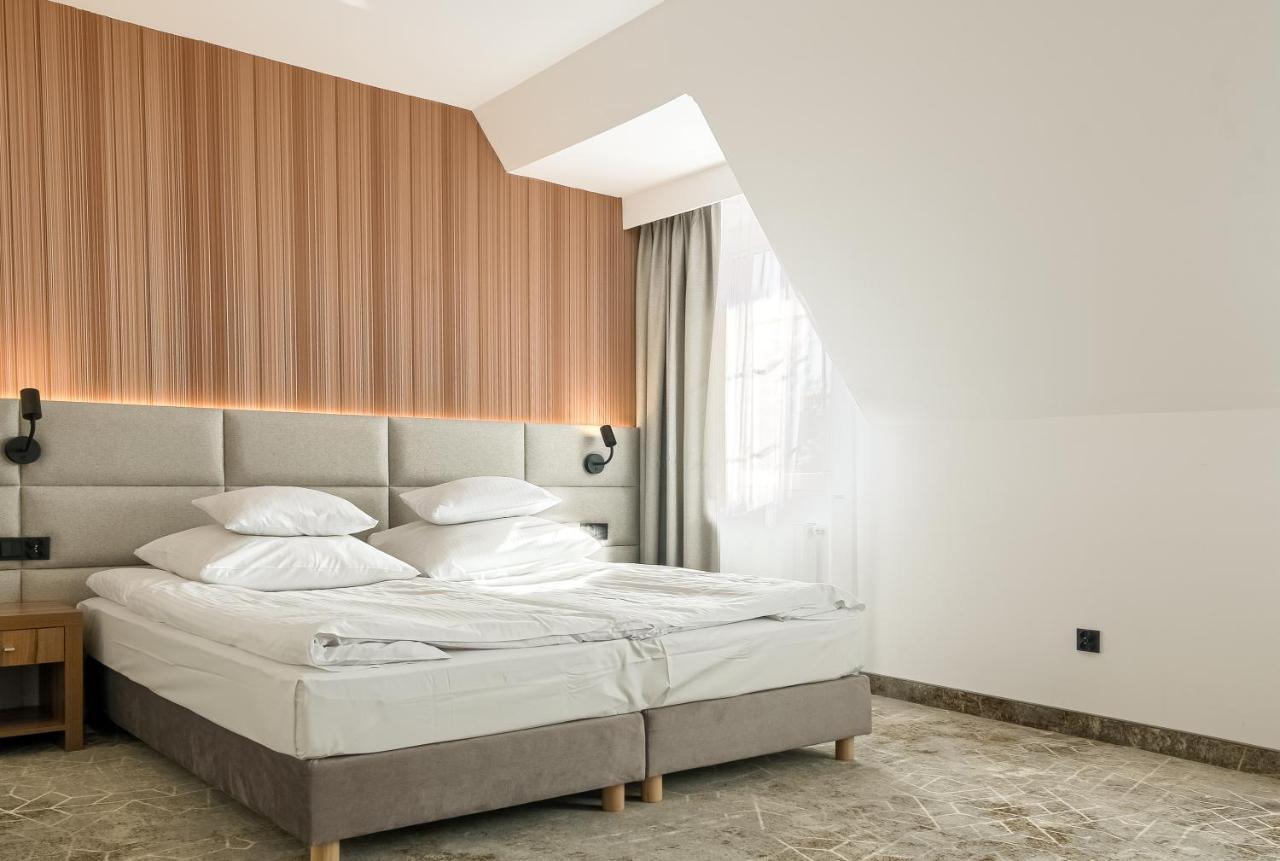 Hotel Antoni Tomaszów Lubelski Eksteriør billede